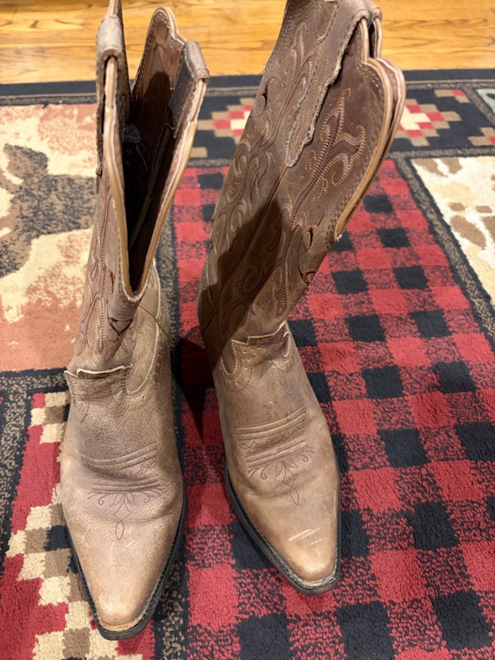 Women’s leather Justin cowgirl boots